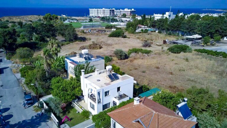 Willa 3+2 230m2 w Girne, Cypr  GoESTE Nieruchomości 1733353503-0