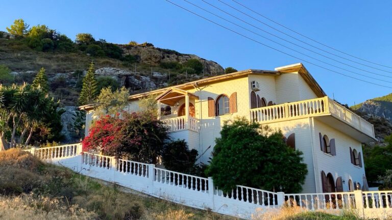 Willa 5+2 280m2 w Girne, Cypr  GoESTE Nieruchomości 1734904770-2