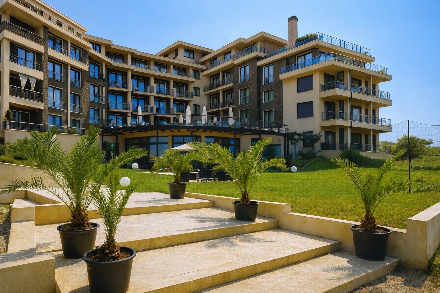 Apartament premium w pierwszej linii morza z prywatną plażą. Bułgaria Sand Lilies Beach GoESTE Nieruchomości Whatsapp Image 2026-02-19 At 19.43.17 2