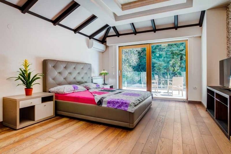 663b452b1d9e4ffbbf3f5f73_agency-accessmontenegro-img-8gnza7uoke-villa-with-swimming-pool-an