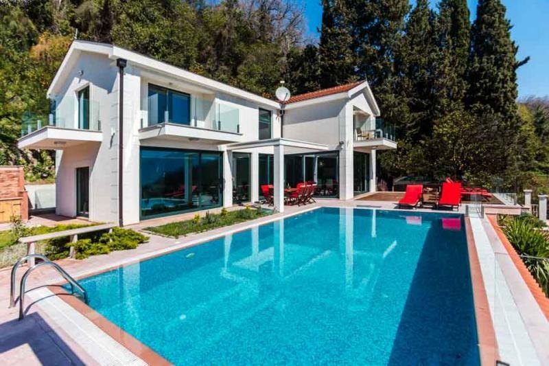 663b45c0877ba7d0d5b74637_agency-accessmontenegro-img-wzabyqge2o-villa-with-